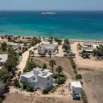 Glaronissi Beach