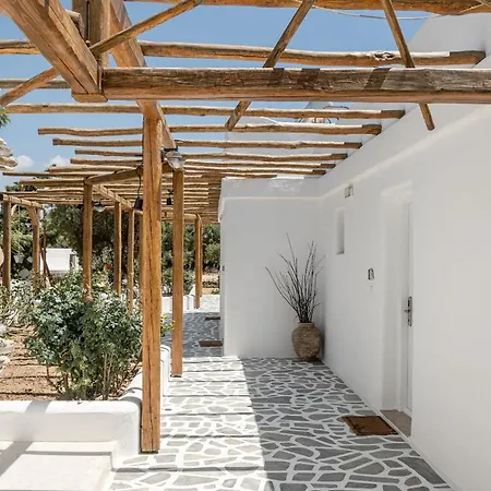 Glaronissi Beach Guest house