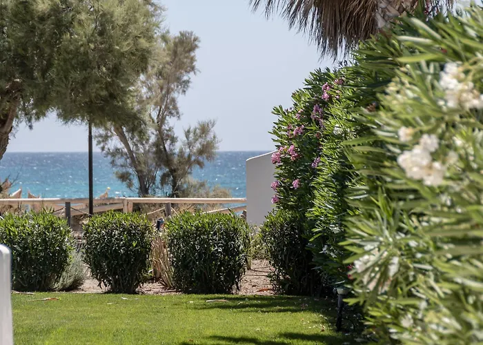 Guest house Glaronissi Beach